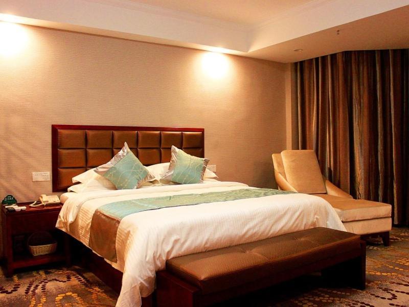 Greentree Inn Jiangxi Jindezhen People Square Jindin Business Hotel Jingdezhen Exteriör bild